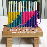 Peg Loom Weaving Techniques-How to work from a graph and make color joins